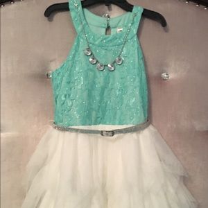 ! 48hr Price Drop ! Girls Size 7 Formal Dress